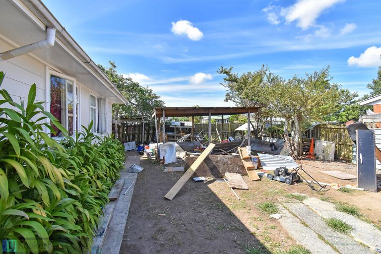 Photo of property in 9 Forbury Place, Mangere, Auckland, 2022