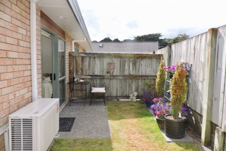 Photo of property in Redwood Village, 4/42 Main Road, Tawa, Wellington, 5028