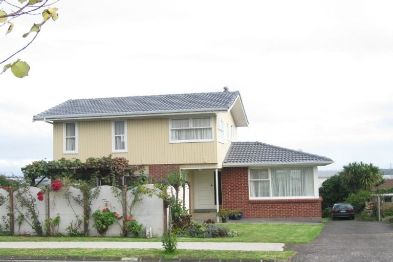 Photo of property in 44 Ellesmere Crescent, Pakuranga Heights, Auckland, 2010