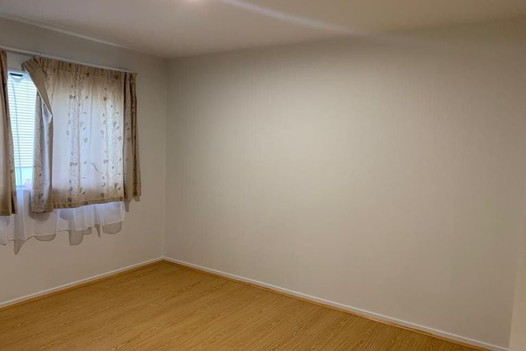 Photo of property in 1/1 Melview Place, New Lynn, Auckland, 0600