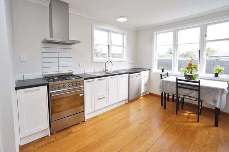 Photo of property in 12 Le Quesne Place, Fairfield, Hamilton, 3214