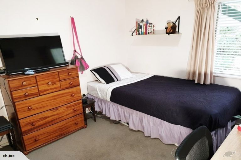 Photo of property in 73 Pemberton Avenue, Bayview, Auckland, 0629