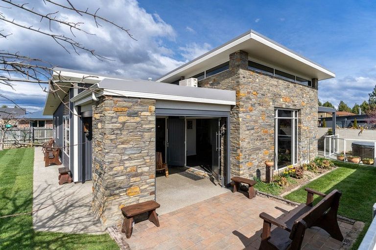 Photo of property in 31 Rhoboro Road, Twizel, 7901