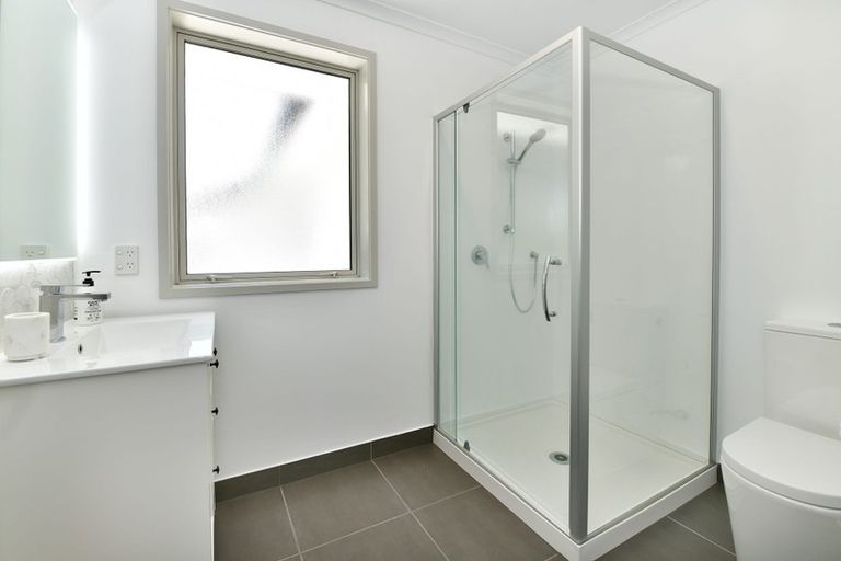 Photo of property in 966b Whangaparaoa Road, Manly, Whangaparaoa, 0930