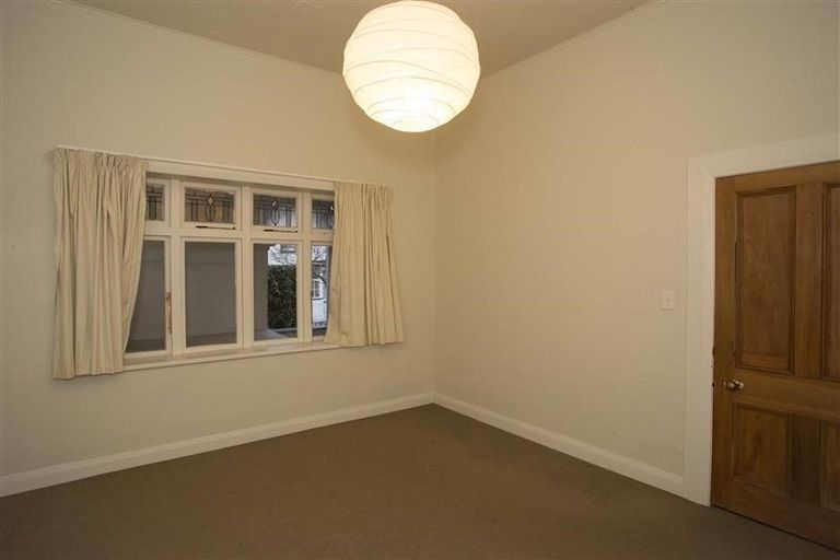 Photo of property in 33 Porritt Avenue, Mount Victoria, Wellington, 6011
