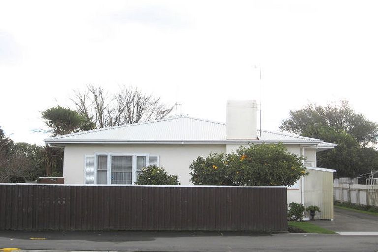 Photo of property in 2/303 King Street South, Hastings, 4122