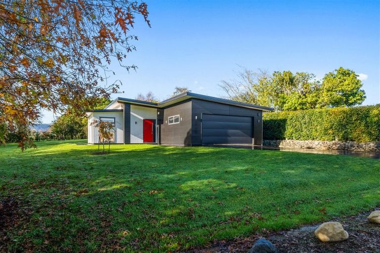 Photo of property in 112 Kawiu Road, Levin, 5510