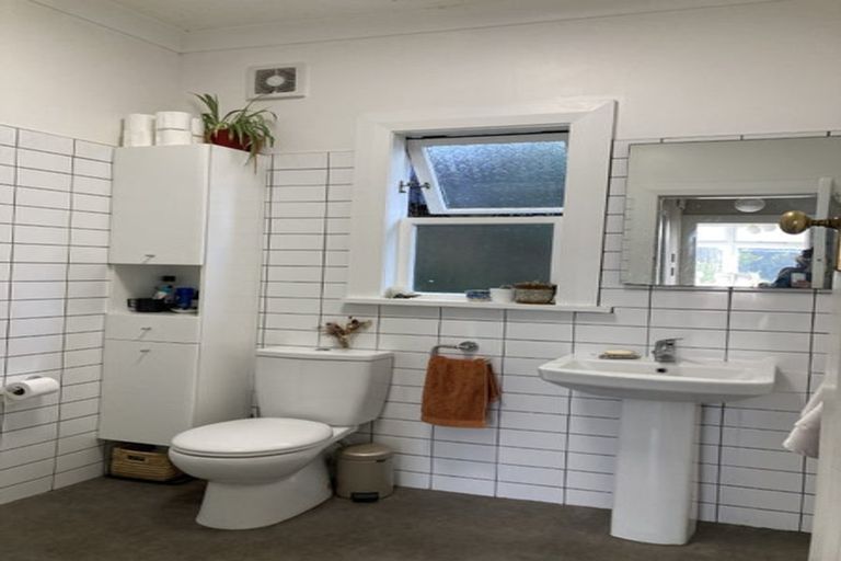 Photo of property in 11 Balmoral Terrace, Newtown, Wellington, 6021
