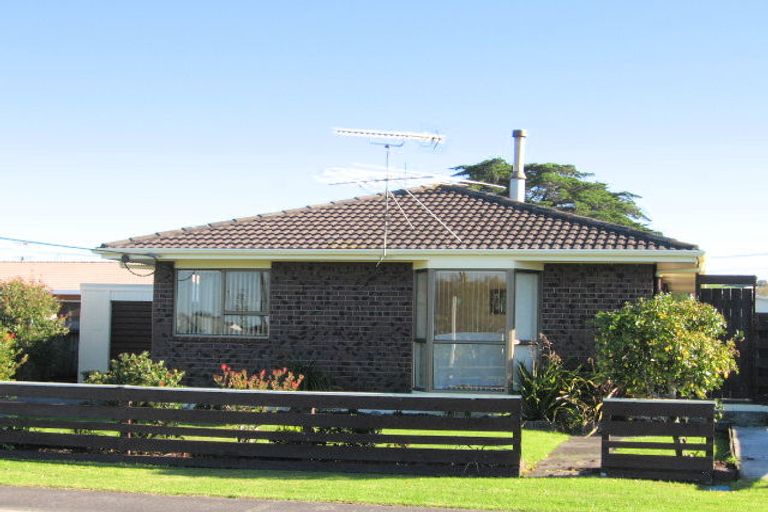 Photo of property in 1/42 Edward Avenue, Orewa, 0931
