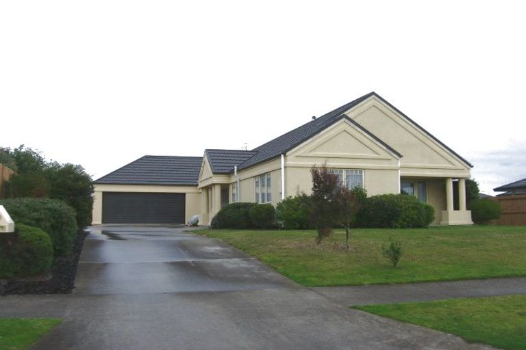 Photo of property in 26 Fernlea Avenue, Kelvin Grove, Palmerston North, 4414