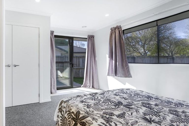 Photo of property in 2/23 Montgomery Crescent, Bader, Hamilton, 3206