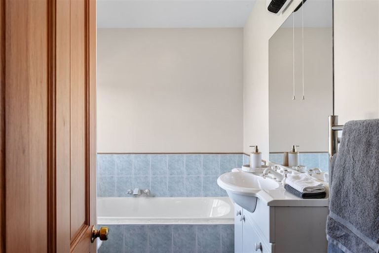 Photo of property in 87 Windermere Road, Papanui, Christchurch, 8053