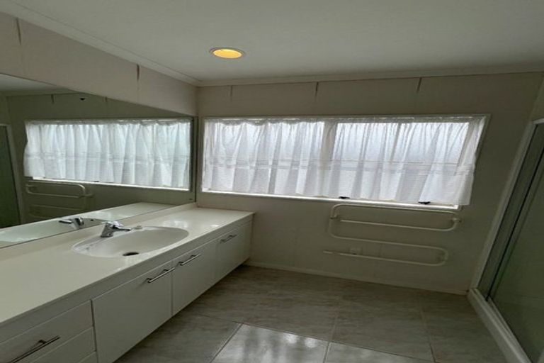 Photo of property in 8 Covina Place, Somerville, Auckland, 2014