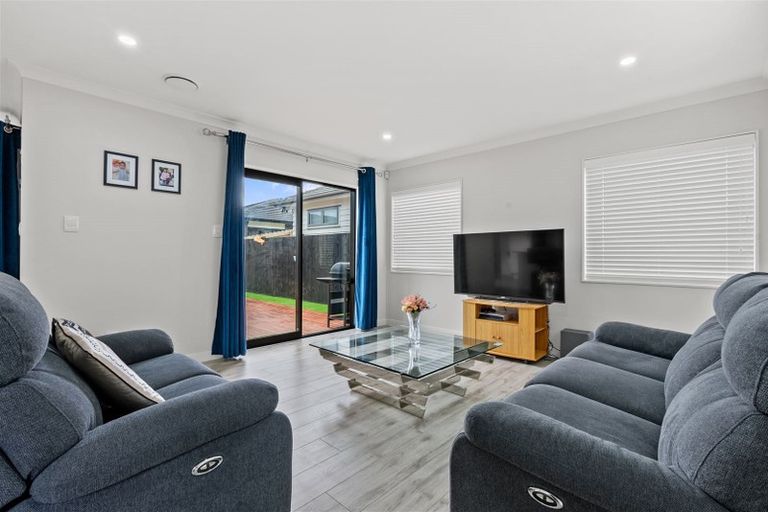 Photo of property in 20 Softwood Avenue, Takanini, 2110