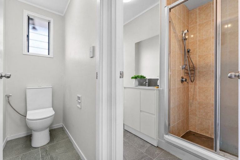 Photo of property in 19 Ribblesdale Road, Henderson, Auckland, 0612