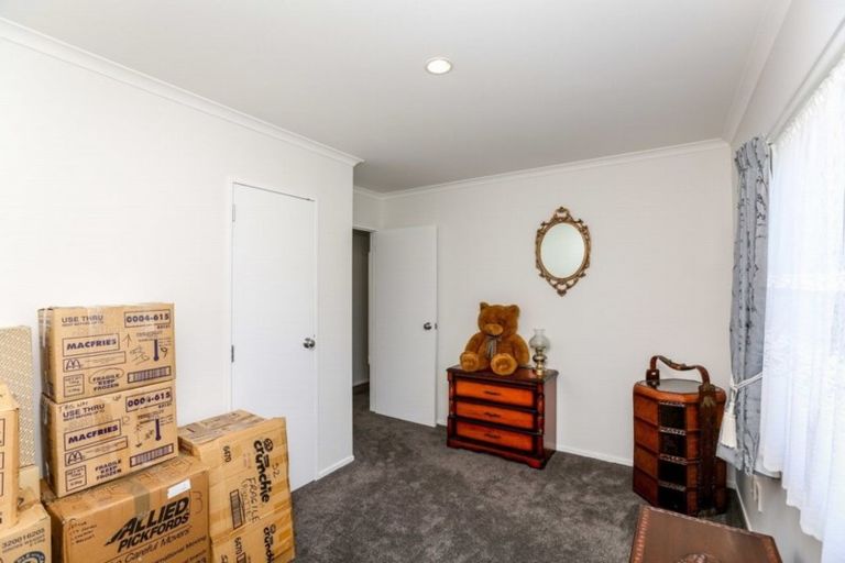 Photo of property in 5a Simons Street, Moturoa, New Plymouth, 4310