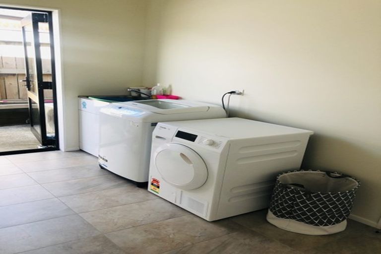 Photo of property in 31 Harris Drive, Silverdale, 0932