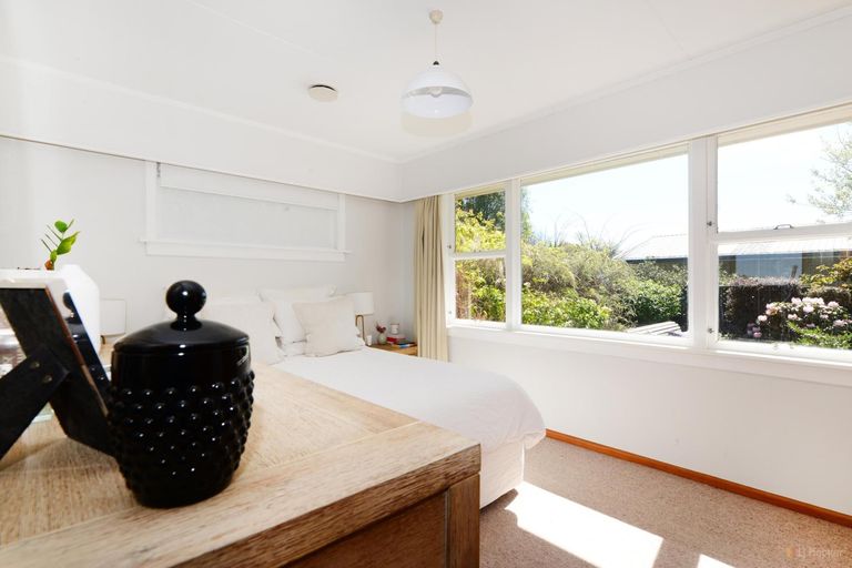 Photo of property in 15 Oxford Street, Waimate, 7924