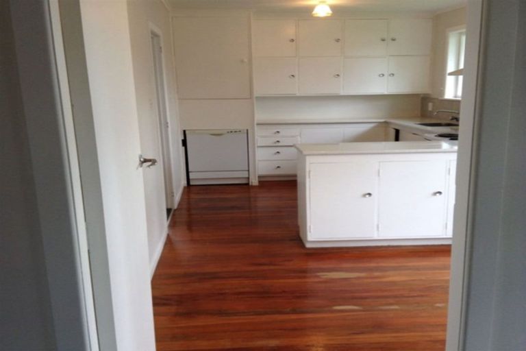 Photo of property in 86 Sturges Road, Henderson, Auckland, 0612