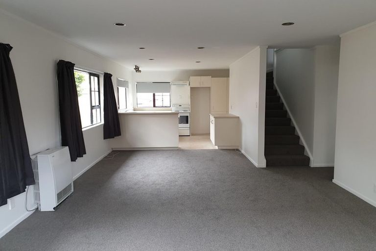 Photo of property in 2/96 Cambridge Terrace, Waterloo, Lower Hutt, 5011