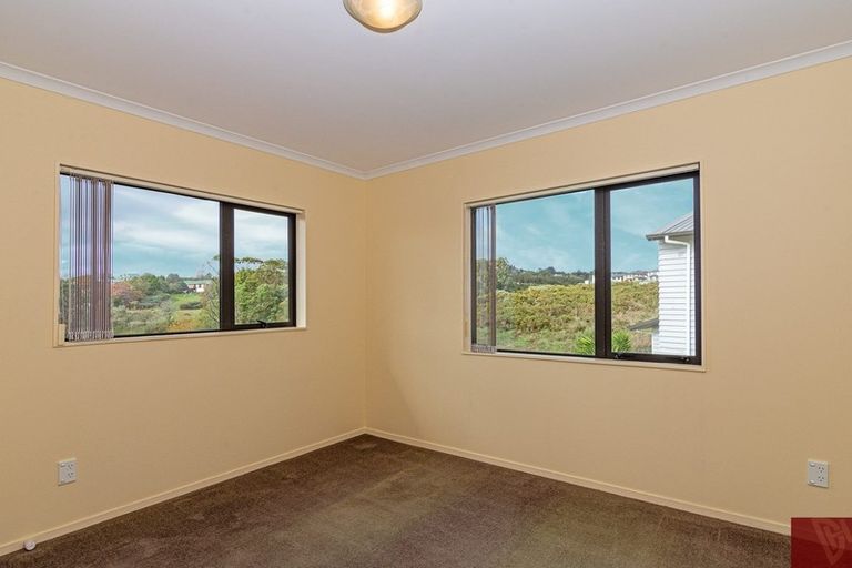 Photo of property in 117 Keri Vista Rise, Papakura, 2110