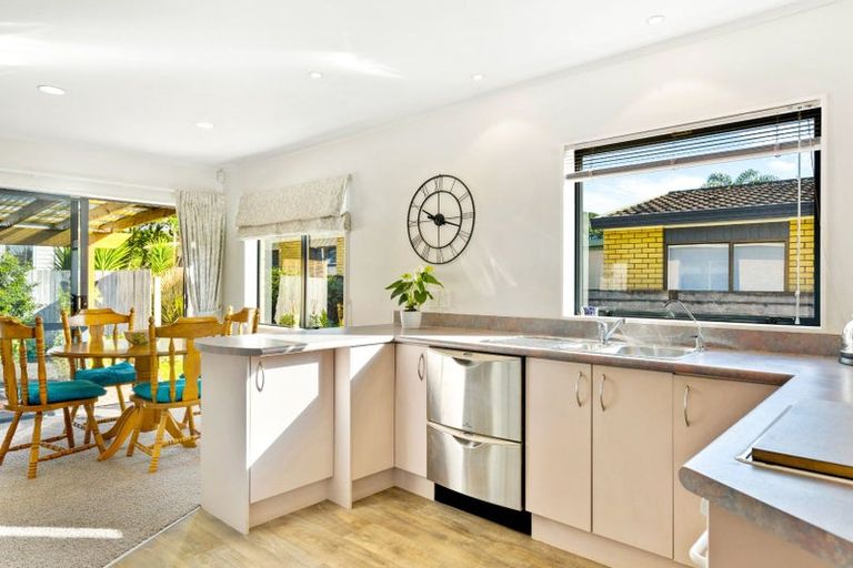 Photo of property in 30d Elizabeth Street, Orewa, 0931