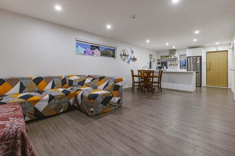 Photo of property in 4337 Great North Road, Glendene, Auckland, 0602