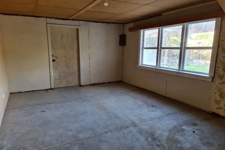 Photo of property in 13 Emirau Place, Glenfield, Auckland, 0629