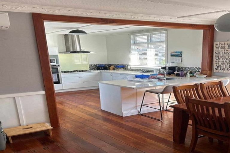 Photo of property in 36 South Street, West End, Palmerston North, 4410