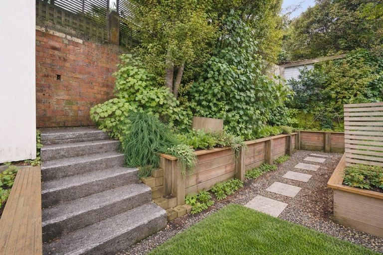 Photo of property in 4 Omar Street, Khandallah, Wellington, 6035