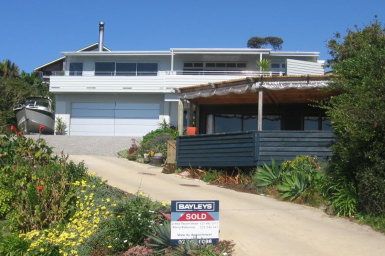 Photo of property in 26 Seavill Park Road, Kuaotunu West, Whitianga, 3592