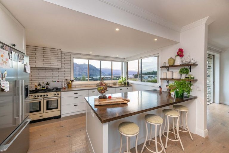 Photo of property in 11 Barclay Place, Wanaka, 9305
