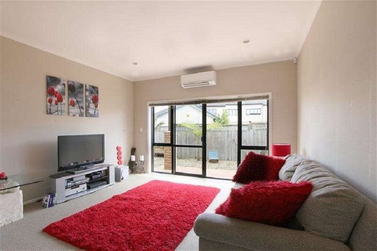 Photo of property in 11 Skip Lane, East Tamaki, Auckland, 2013