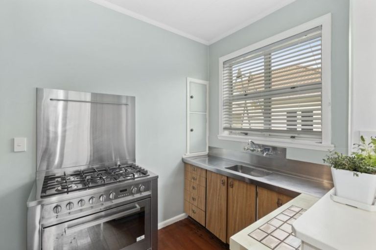 Photo of property in 91 Riverside Drive, Waiwhetu, Lower Hutt, 5010