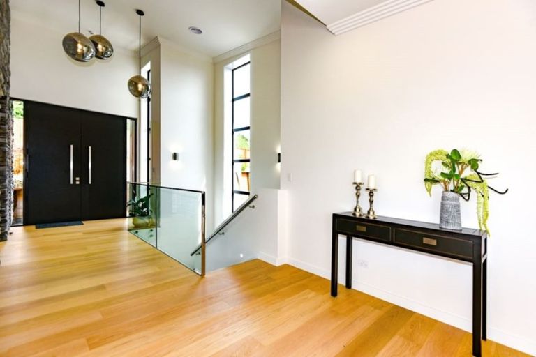 Photo of property in 161 Hackthorne Road, Cashmere, Christchurch, 8022