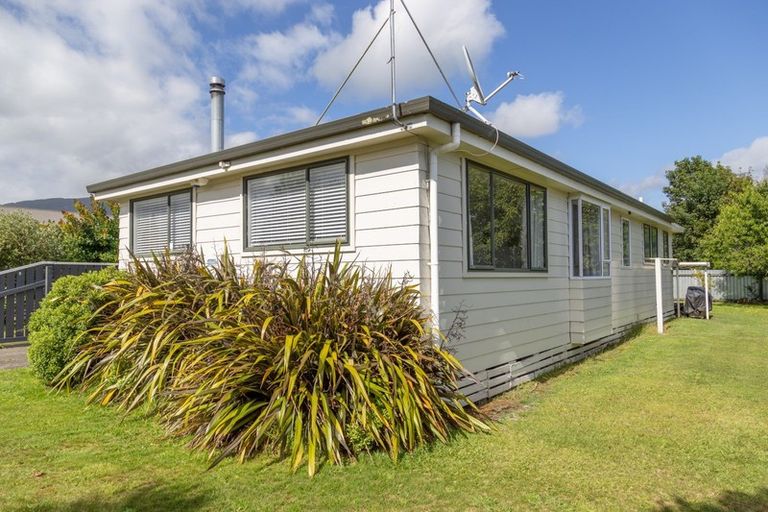 Photo of property in 22 Runuku Grove, Turangi, 3334