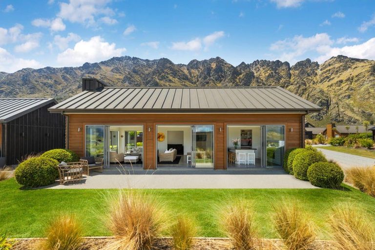 Photo of property in 17 Ellesmere Avenue, Jacks Point, Queenstown, 9371