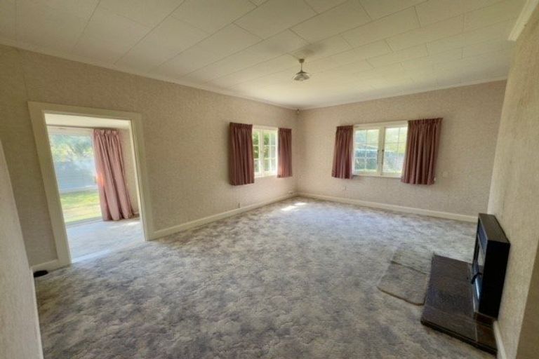 Photo of property in 2 Riverbank Road, Okoia, Whanganui, 4573
