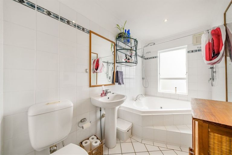 Photo of property in 36 Gurney Road, Kelson, Lower Hutt, 5010