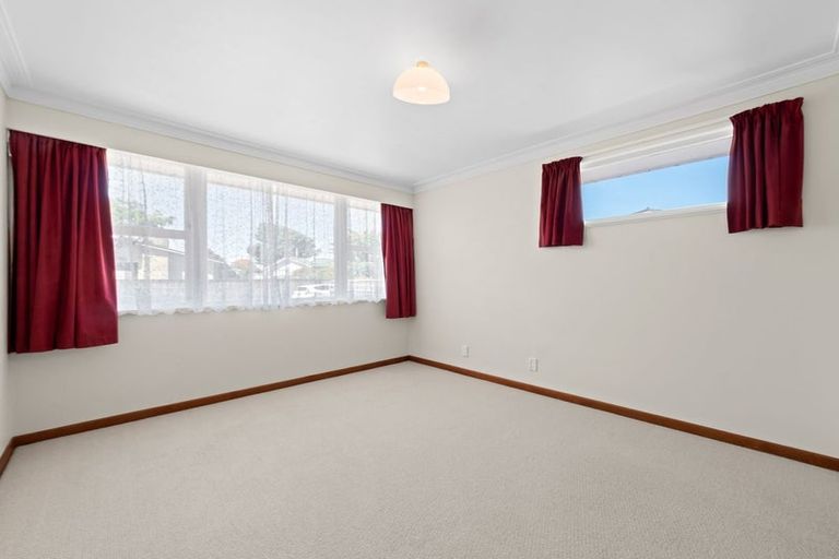 Photo of property in 91 Manu Crescent, Upper Vogeltown, New Plymouth, 4310