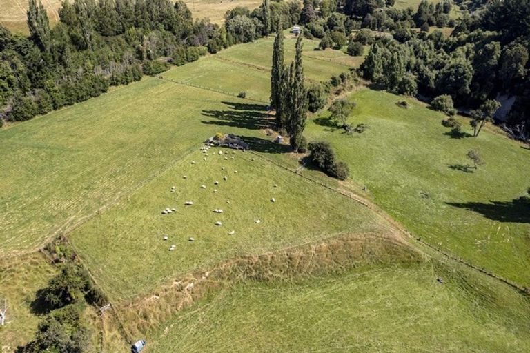 Photo of property in 1182 Opaki Kaiparoro Road, Mauriceville, Masterton, 5882