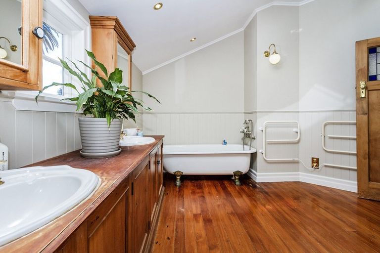 Photo of property in 209 Hurstmere Road, Takapuna, Auckland, 0622