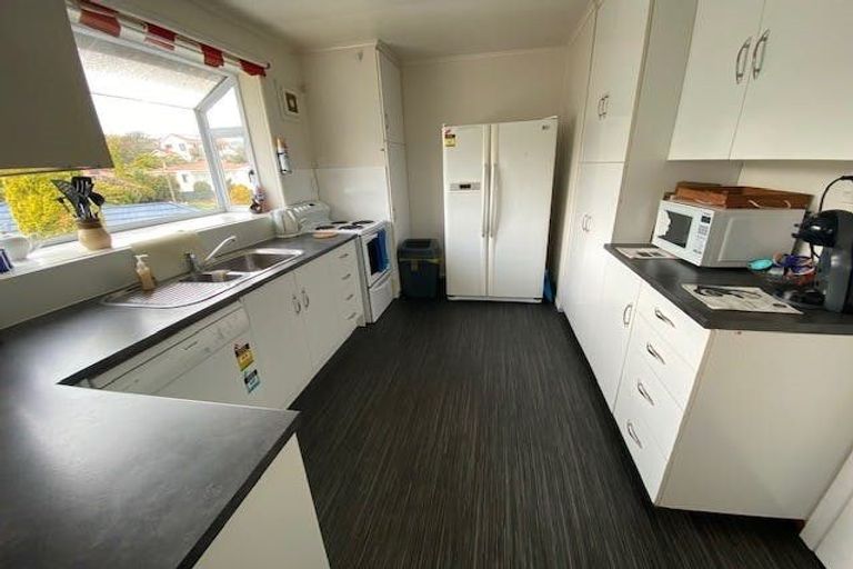 Photo of property in 20 Redwood Avenue, Tawa, Wellington, 5028