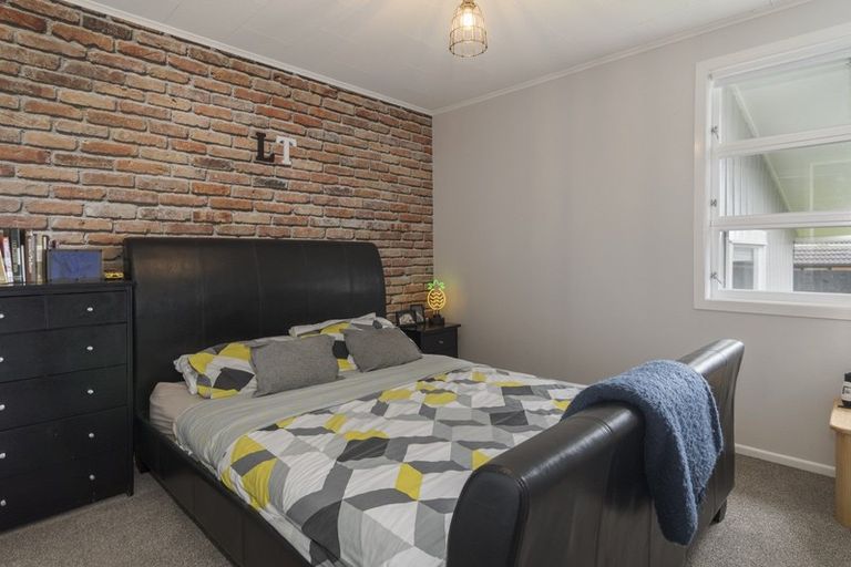 Photo of property in 25 Waikite Road, Welcome Bay, Tauranga, 3112