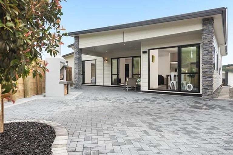 Photo of property in 39 Rochfort Crescent, Pyes Pa, Tauranga, 3112