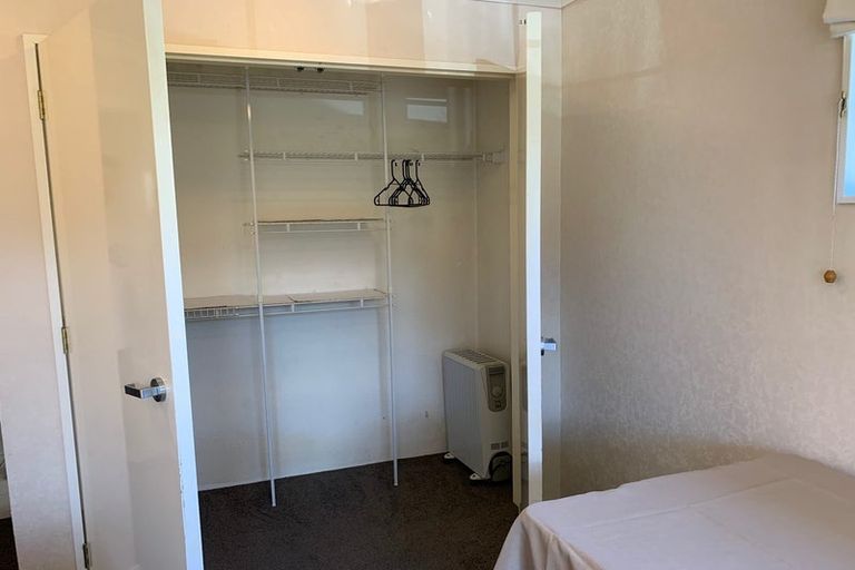 Photo of property in 3 Searidge Rise, West Harbour, Auckland, 0618