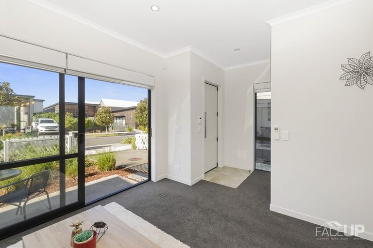 Photo of property in 8 Grey Warbler Road, Hobsonville, Auckland, 0616