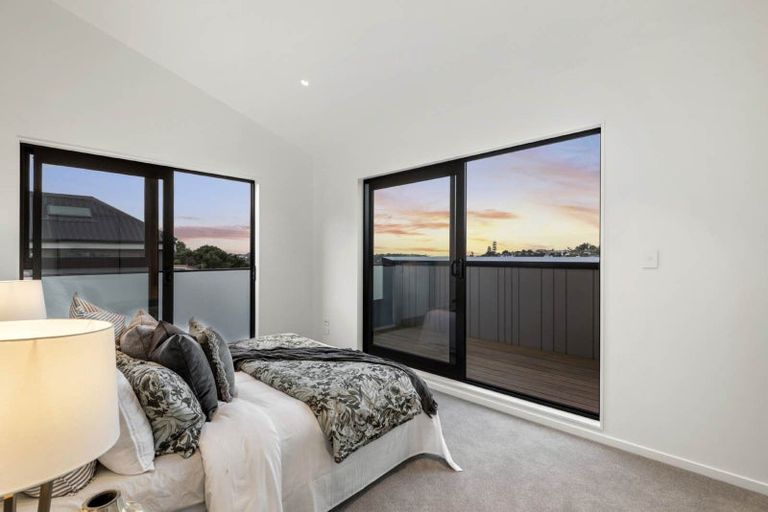 Photo of property in 8a Serrata Place, Browns Bay, Auckland, 0630