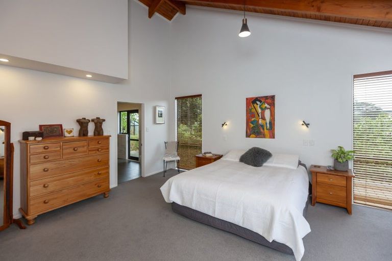 Photo of property in 20 Tiromoana Road, Raumati South, Paraparaumu, 5032