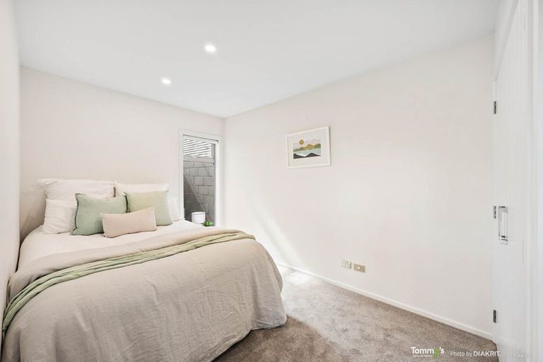 Photo of property in 2 Lakshmi Place, Khandallah, Wellington, 6035